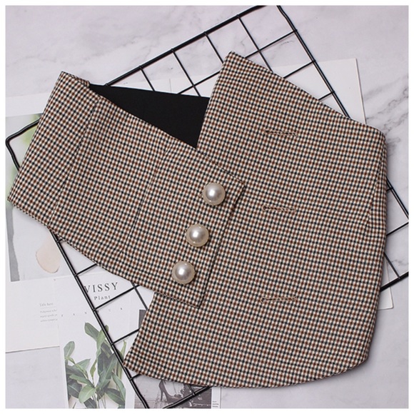 Wide Plaid Pearl Asymmetrical Button Belt - Picture 3 of 5